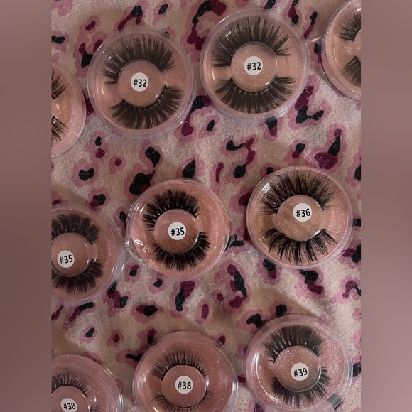 Lash Bundle - Picture 7 of 9